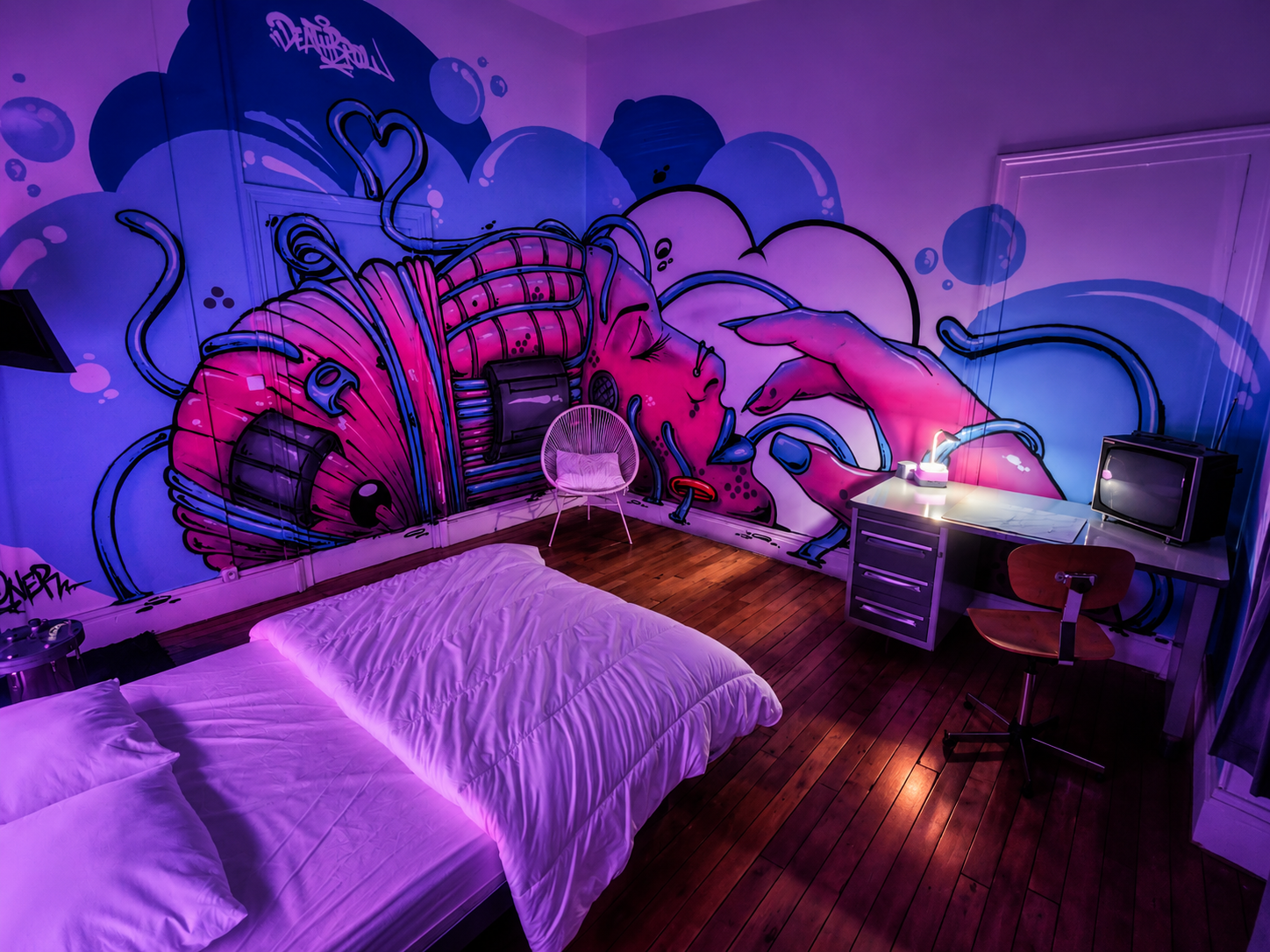 Chambre RIGE en lumière violette
